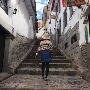 Meet your Posher, Qloe